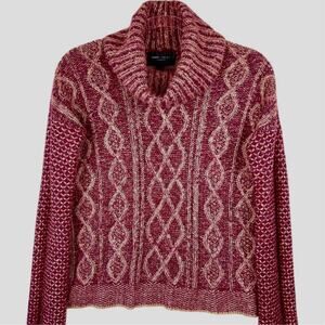 Romeo & Juliet Couture Sweater Size Medium